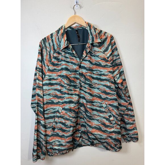Fabletics Unisex Size Medium Green Tiger Camo The Only Coaches Jacket - Picture 6 of 13